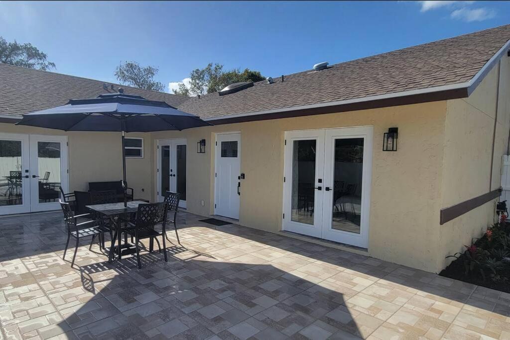 Alluring Luxury Oasis, Modern Comfort & Relaxation Wellington Exterior photo