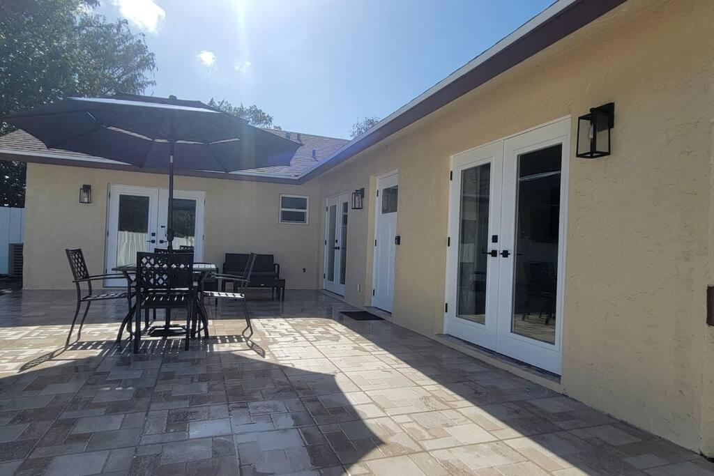 Alluring Luxury Oasis, Modern Comfort & Relaxation Wellington Exterior photo
